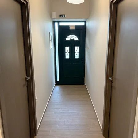 Billy's Luxury Apartamento Vlikhón