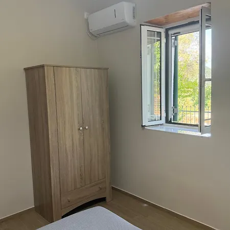 Apartamento Billy's Luxury Vlikhón